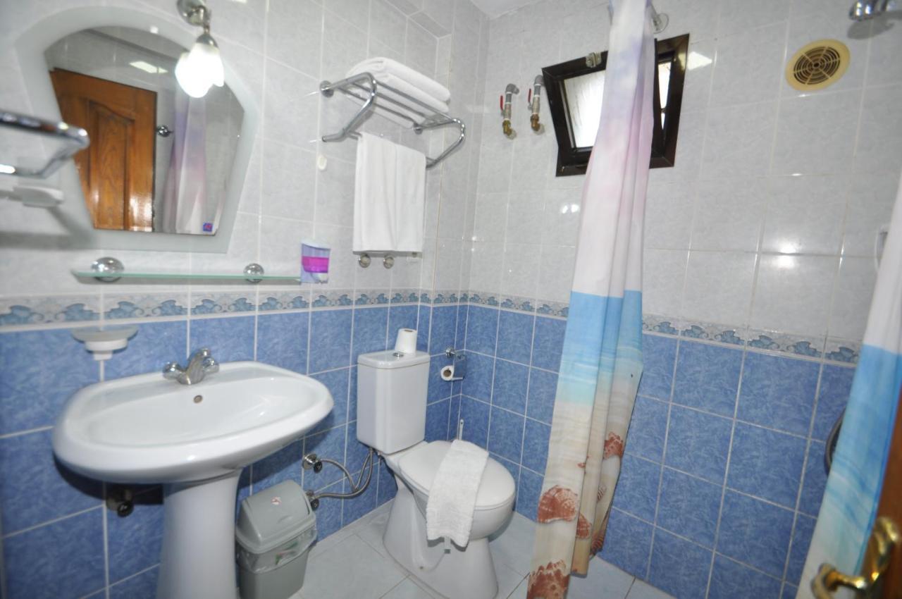 Defne & Zevkim Hotel Marmaris Exteriör bild