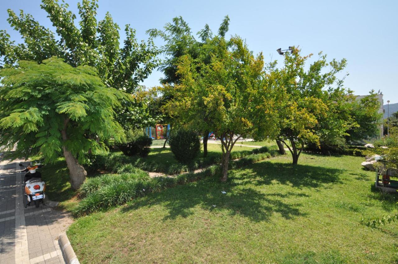 Defne & Zevkim Hotel Marmaris Exteriör bild