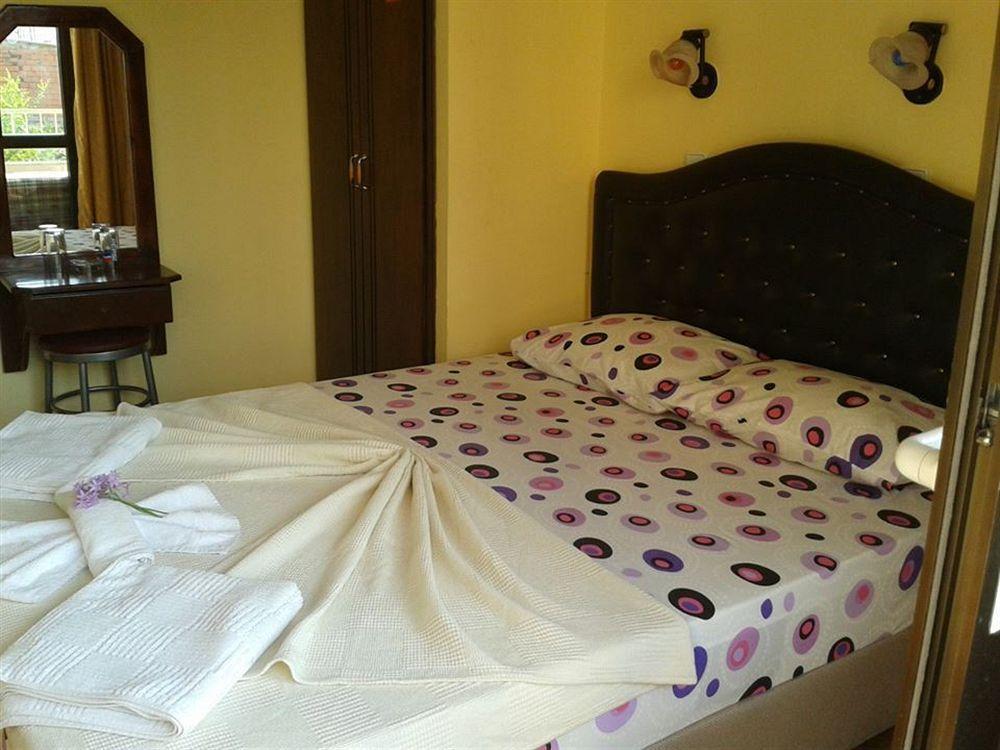 Defne & Zevkim Hotel Marmaris Exteriör bild